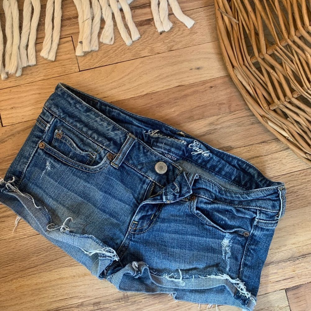 AMERICAN EAGLE Denim Short Shorts